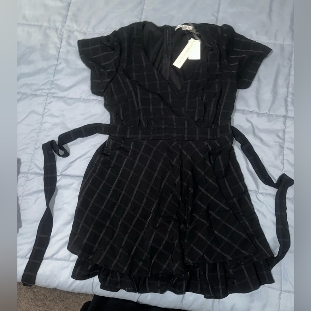 Allison & Kelly black with stripes